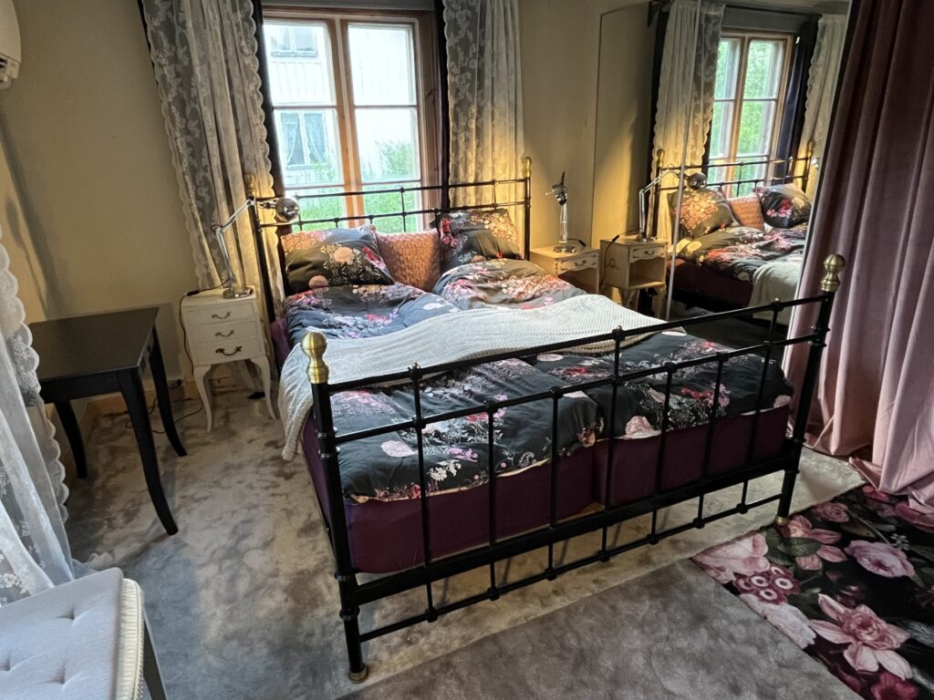 House Viola ferienhaus Bodafors region Smaland. Zwei hauser. Fur 14 gaste. Hauptschlafzimmer Rosendala Dammgatan Angeln Radfahren Wandern Tennis
